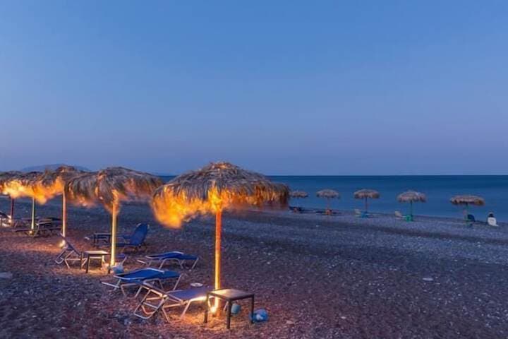Cristelia Luxury Sea Front & Pool Villa photo 2