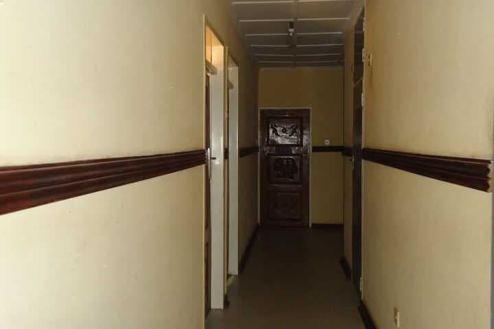 Flintstones Backpackers photo 3
