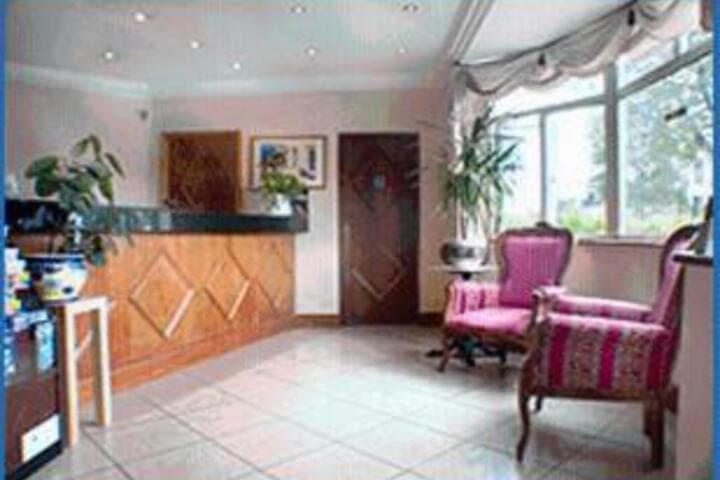 Golders Green Hotel photo 1
