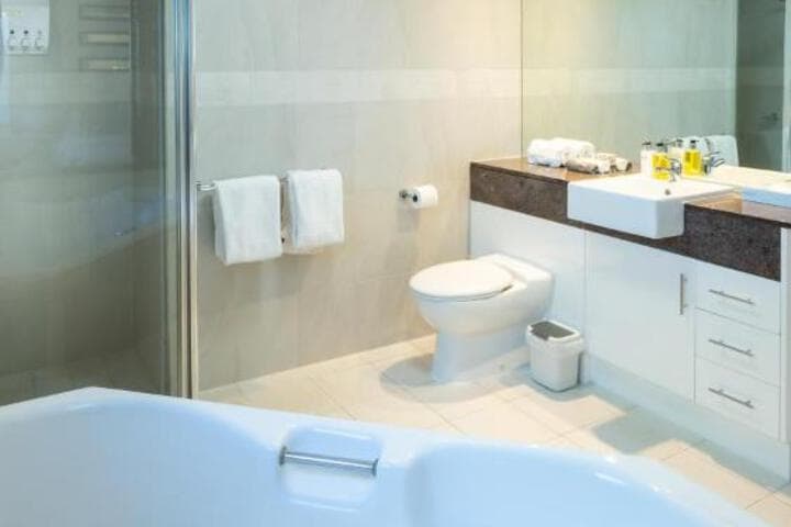 Waters Edge Apartments photo 5