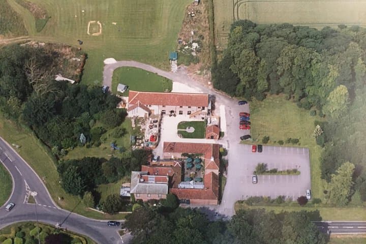 Wolds Village photo 2
