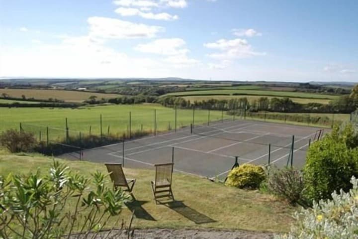 Tregaddra Farmhouse B&B photo 5
