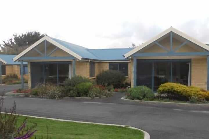 Summers Rest Units photo 3