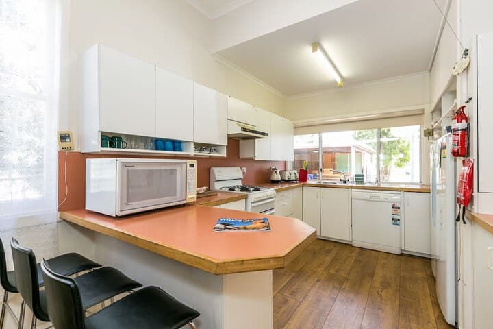 Beachfront Cottages Torquay photo 2