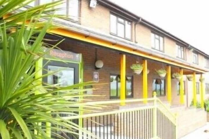 Cuddington destination view