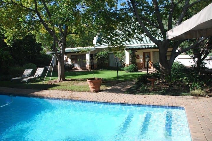 Sunninghill Guest Lodge photo 5