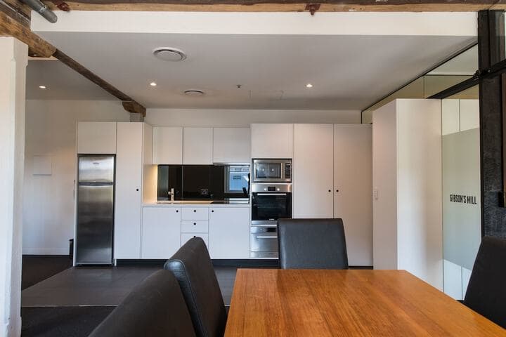Sullivans Cove Apartments photo 3