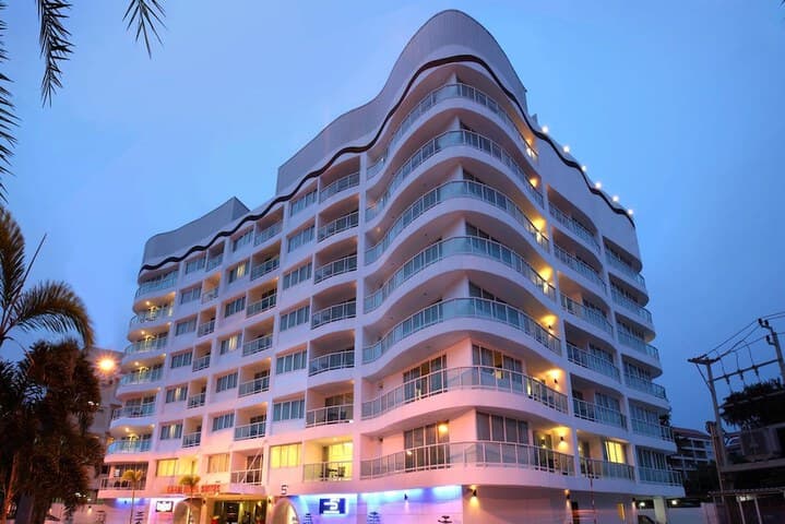 Nova Suites Pattaya by Compass Hospitality photo 3