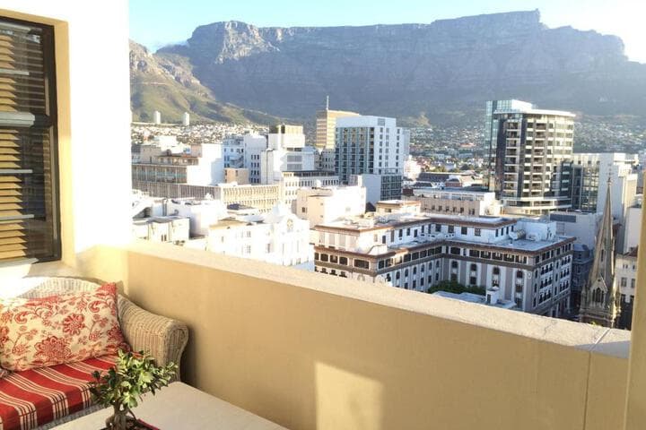 Apt 67 Long Street no loadshedding photo 2