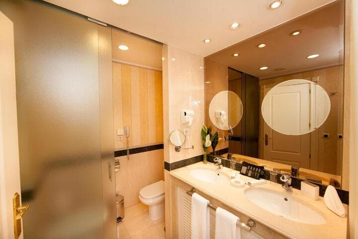 Apartamentos Guadalpin Boutique photo 5