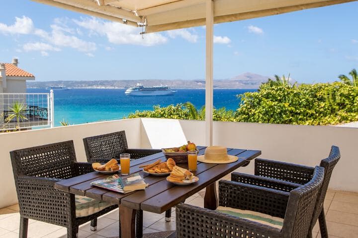 Plaka destination view