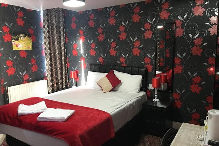 Pacific Inn London Heathrow photo 3