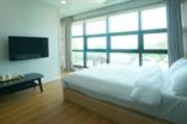 Jungmun Beach Hotel photo 3