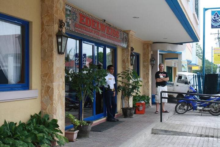 Dumaguete Springs Apartment photo 3