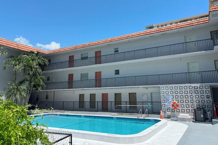 Sunny Isles Apartments photo 3