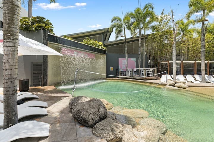 Gilligans Backpackers Hotel & Resort photo 3
