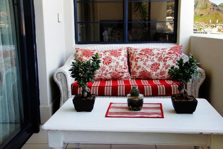 Apt 67 Long Street no loadshedding photo 4