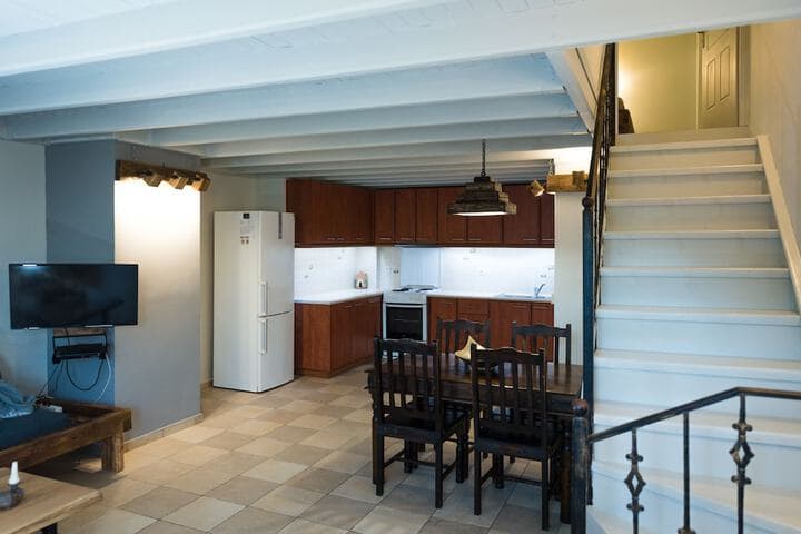 Lydia Lithos Houses photo 3