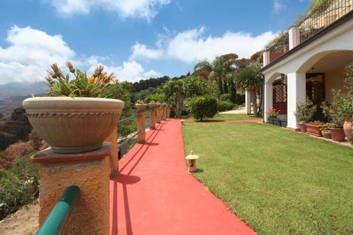 Villa Eleanto photo 5