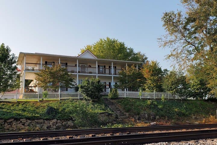 Smiths Grove destination view