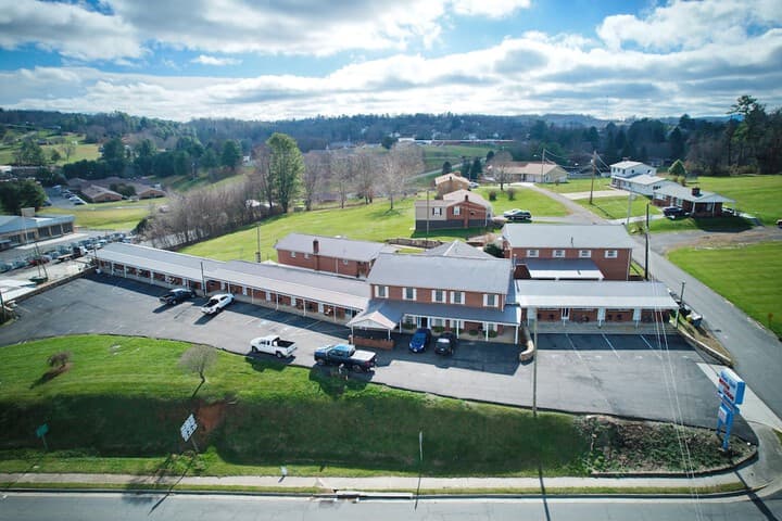 Knob Hill Motor Lodge – Hillsville photo 4