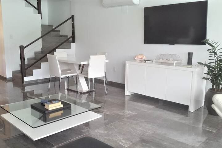 HBK Villa Rentals at Jolly Harbour photo 5