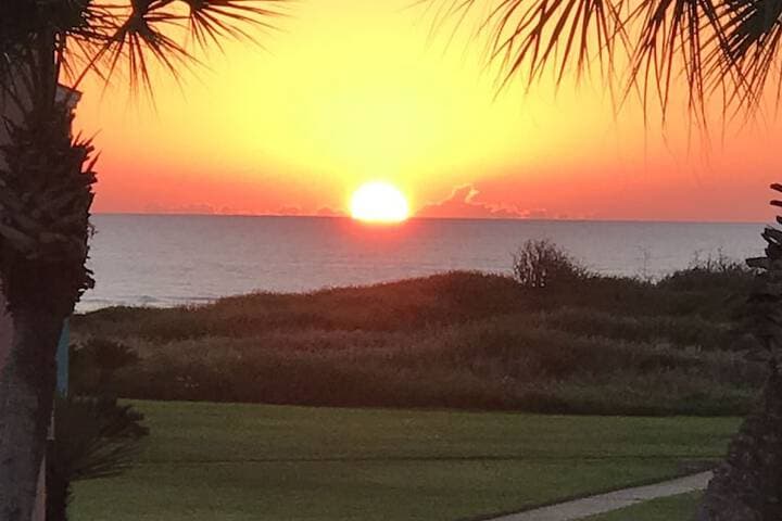 Executive Keys Condominiums on the Beach photo 3