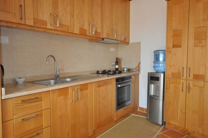 Ionia House photo 4