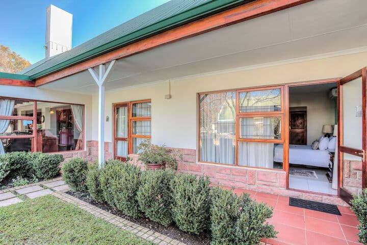 Sunninghill Guest Lodge photo 2