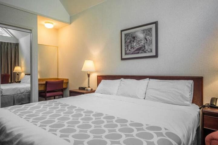 Econo Lodge photo 2