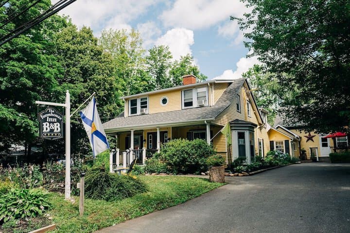 Farmhouse Inn B&B photo 2