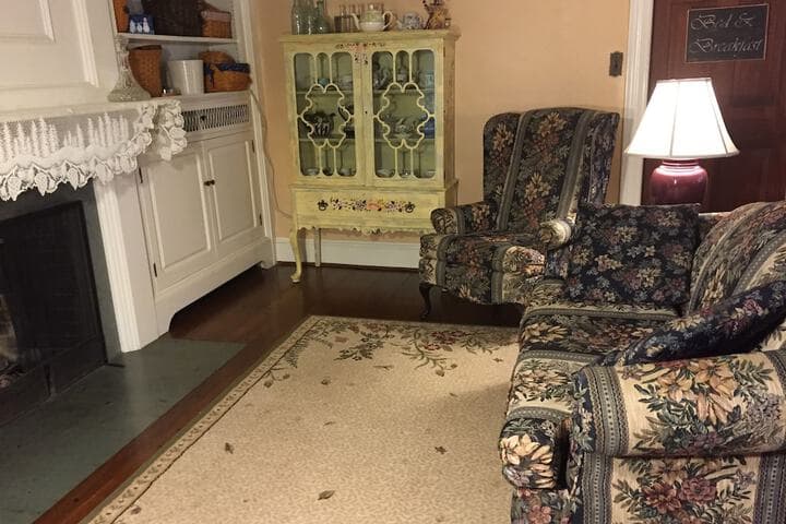 Red Lion Bed & Breakfast photo 5