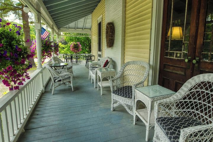 Rockwell Falls Inn&Wine Bar photo 3