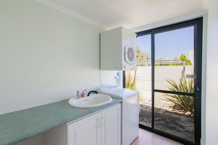 Seahaven Villas by Rockingham Apartments photo 3