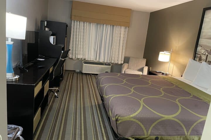 Delavan Inn and Suites photo 2