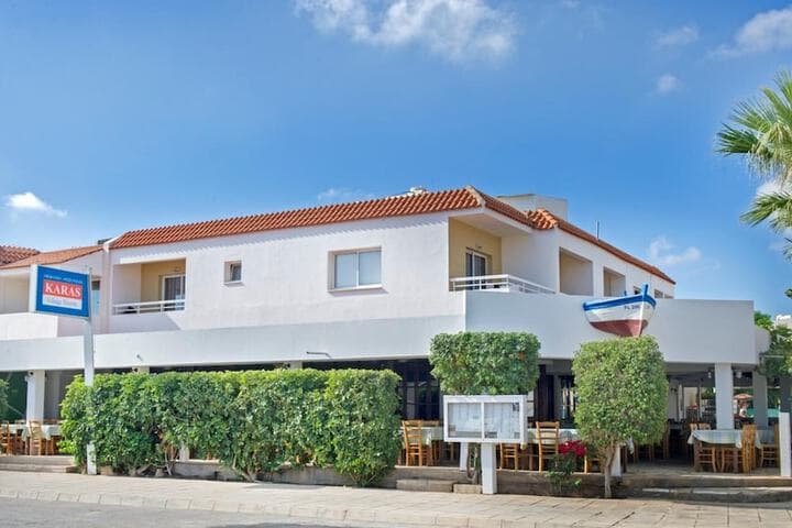 Captain Karas Holiday Apartments photo 4