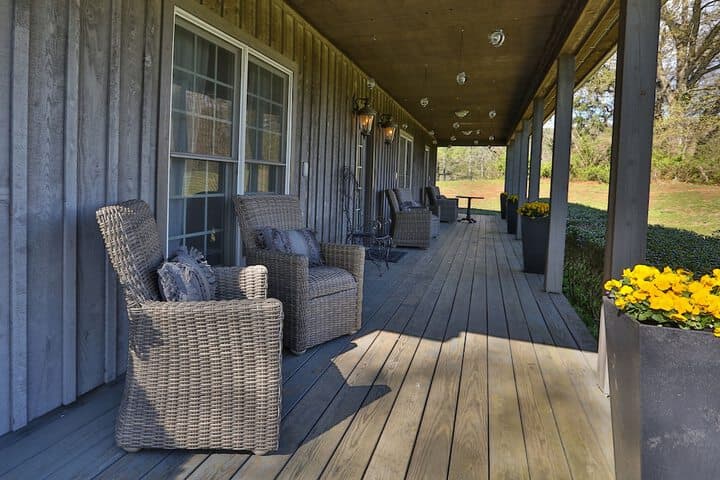 Glen Gordon Manor photo 2