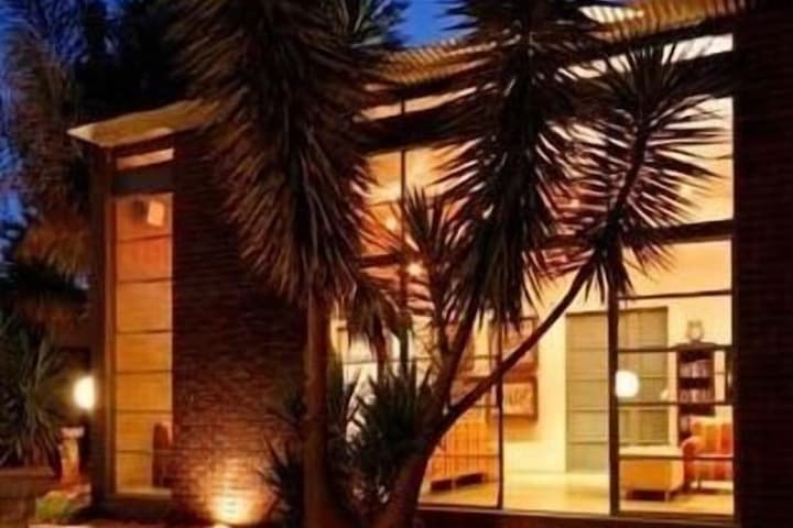 African Moon Corporate House photo 3