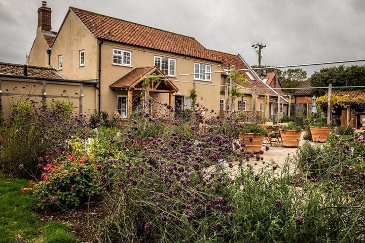 The Three Horseshoes photo 3