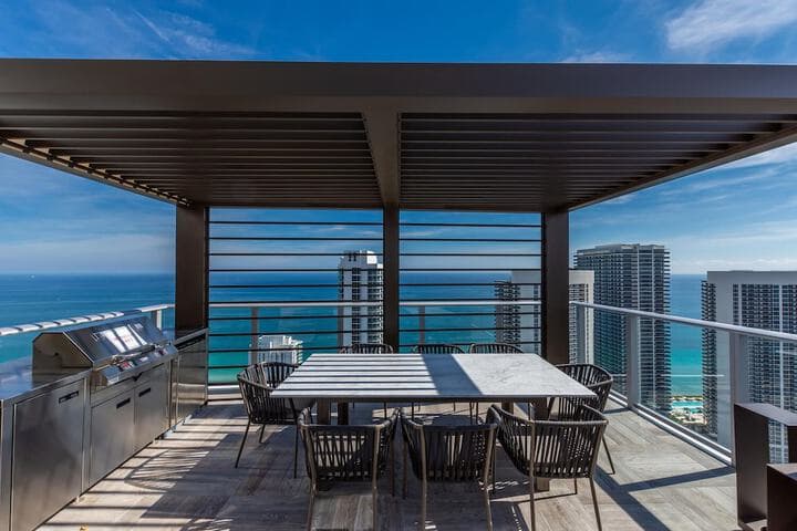 Amazing Apartments at H Beach House photo 2