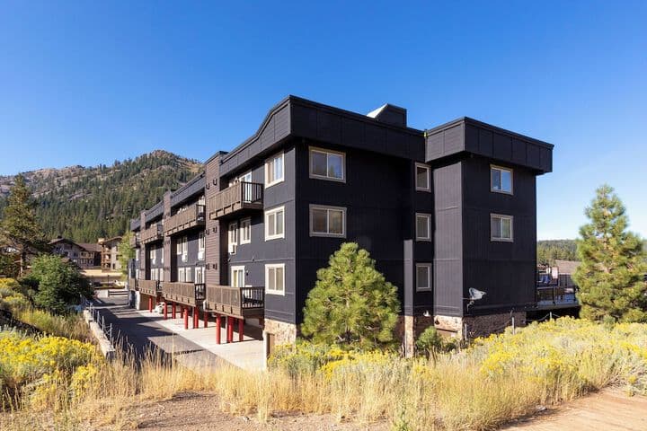 Red Wolf Lodge at Olympic Valley photo 5
