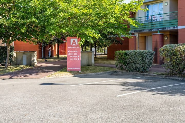 AppartCity Confort St. Quentin en Yvelines Bois dArcy photo 5