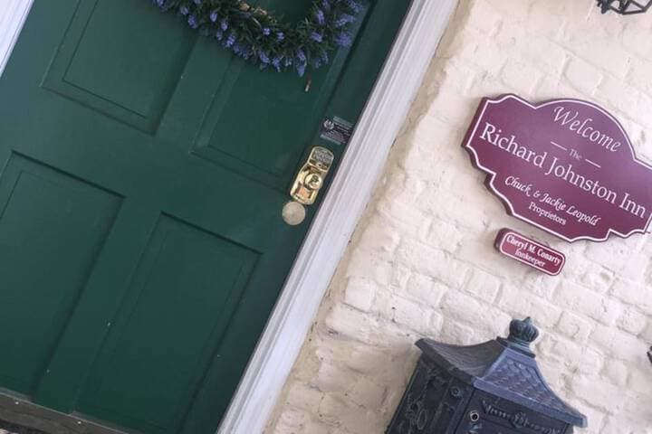 The Richard Johnston Inn & 1890 Caroline House photo 2
