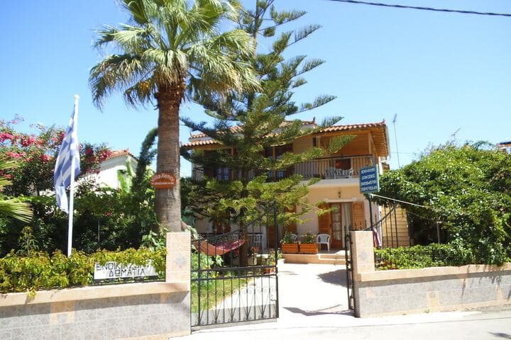 Villa Xenos Studios & Apartments photo 2