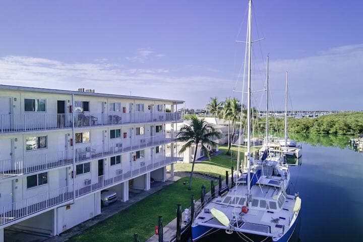 Skipjack Resort & Marina photo 2