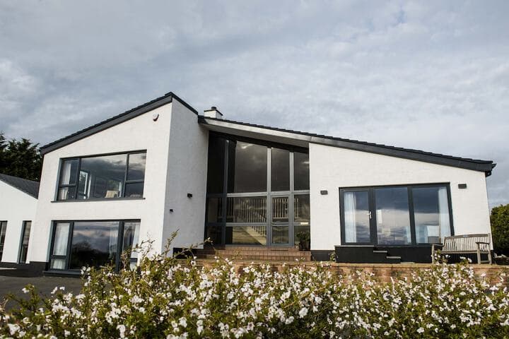 Peartree Hill photo 2