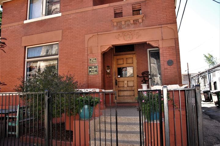 Off Broadway B&B photo 3