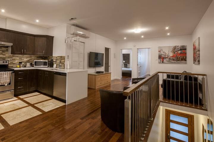 LMVR LuxApt 3 7 bedrooms 2 bathrooms photo 5