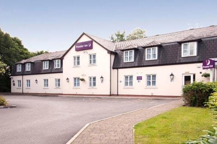 Premier Inn Manchester (Handforth) photo 2