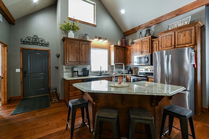 Cedar Crest Lodge photo 1